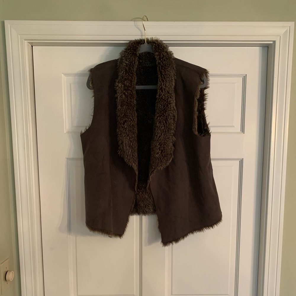 Faux fur reversible vest